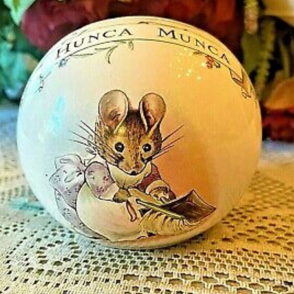 Vtg Royal Albert Beatrix Potter Ceramic Ball Bank
